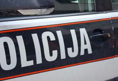 U Tuzli uhapšen kriminalac osuđen na 26 godina zatvora, zaplijenjena droga