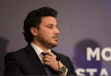 Abazović predstavlja šemu šverca cigareta