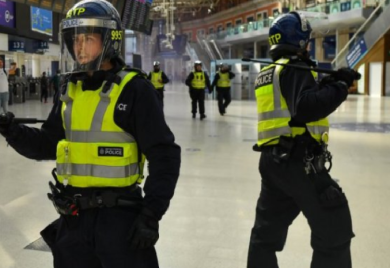 Grupa od 100 naoružanih migranata izazvali incident u pritvorskom centru