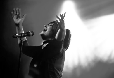 Tragedija na koncertu Kaliopi u Beogradu: Preminula žena, publika evakuisana