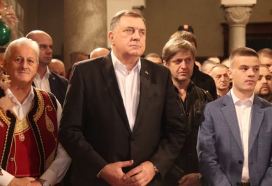 Dodik čestitao Badnje veče: Prilika da dočekamo najradosniji praznik Božić u molitvi