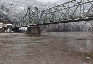 Raste nivo Drine u Zvorniku: Najugroženiji Karakaj i Šepak, civilna zaštita na terenu
