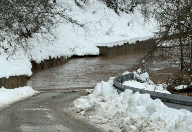 Pregled stanja u FBiH: Rastu vodostaji rijeka, poplave i kvarovi na mreži, službe u pripravnosti