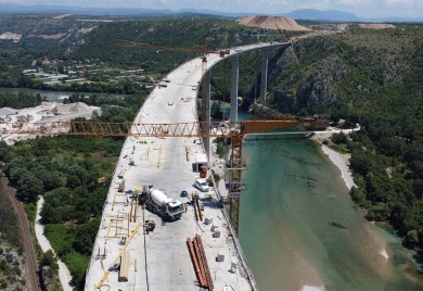 Spojen jedan od najviših mostova u regionu (VIDEO)