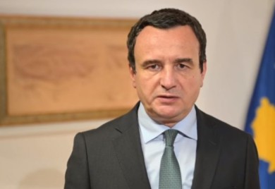 “Gori” internet: Kurti posjetio školu i pogrešno riješio zadatak, pa se izvinjavao VIDEO