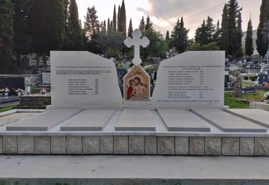 Posmrtni ostaci Srba položeni u novoizgrađenu grobnicu