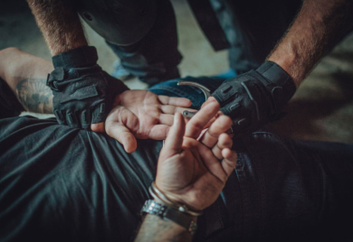 Uhapšen nakon fizičkog napada na dva policajca