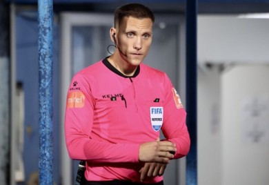 Prilikom napuštanja stadiona Grbavica, sudija Bilbija izviždan