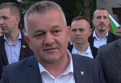 DIPLOMATSKI SKANDAL U ŠTUTGARTU Grant njemačke Vlade bivši konzul BiH potrošio na fiktivnu bošnjačku školu