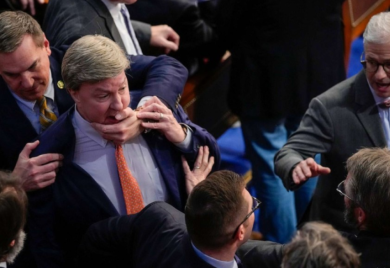 SAD: Poslanici se htjeli potući na sjednici, jedva ih razdvojili (VIDEO)