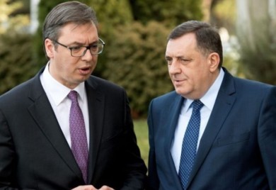 Dodik kao “Traktor titan”, Vučić “sendvič majstor” FOTO