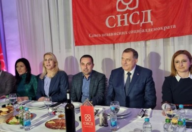 Cvijanović: Snaga SNSD-a u tome što smo uvijek zajedno, i kada se veselimo i kada branimo institucije