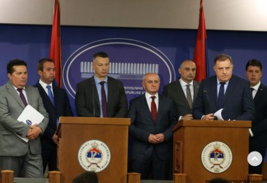 Recept dugovječnosti vladajuće koalicije u Srpskoj: “Udavače” koje se cjenkaju za lični interes