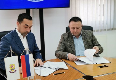 U Doboju potpisan ugovor o prenosu prava svojine nad stanovima u Barama