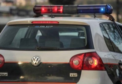 Užas u Tuzli: Muž sjekirom ubio ženu, pa zvao kćerku da joj kaže, sam se predao policiji