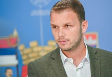 Stanivuković demantovao Ninkovića: “Namćor je i baš puno laže, prima platu i ne dolazi na posao"