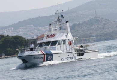 Jahta završila na dnu: Pijani slovenac se zabio u ostrvo