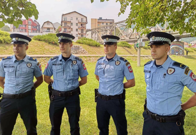 Drina nosila ženu 800 metara, policajci je spasili od utapanja