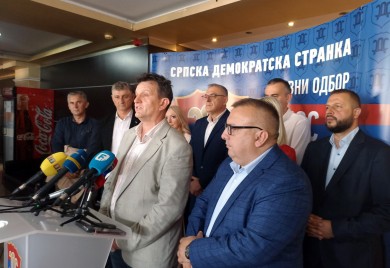 Kraj SDS-A ili kraj Blanuše? Haos, optužbe za izdaju i pobuna članstva SDS-a