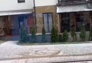 Јako nevrijeme na zapadu Srbije, grad i poplava na Zlatiboru (VIDEO)