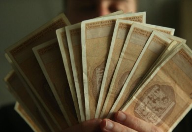 Građani u nevjerici: Banke iz FBiH nude NIŽE KAMATE ljudima u Srpskoj nego one sa sjedištem u Banjaluci