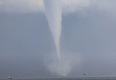 Snažno nevrijeme u Dalmaciji, kod Dubrovnika formirana pijavica
