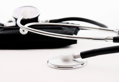 Falsifikovala diplomu i glumila medicinsku sestru