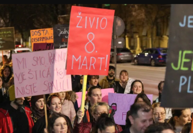 Ruže su crvene, a mi i dalje u plavom (haosu)