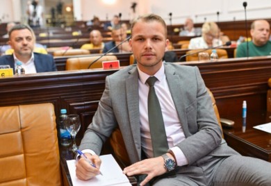 Stanivuković: Besplatne godišnje parking karte i za one koji su krv donirali preko 15, odnosno 25 puta
