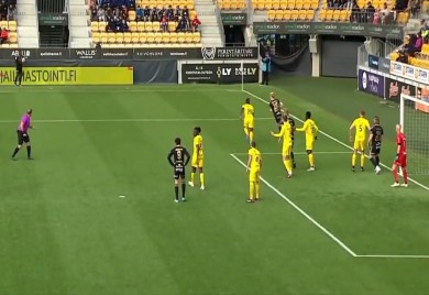 Gol direktno iz auta postignut i priznat (VIDEO)