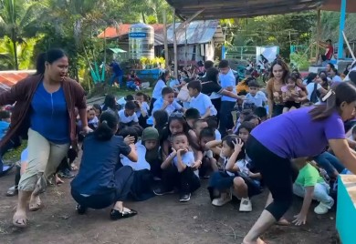 Broj žrtava razornog zemljotresa na Filipinima porastao na 32, strahuje se od novih potresa