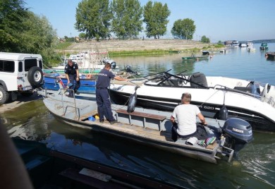 Stravičan sudar na Dunavu, dvije osobe poginule