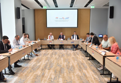 Opozicija najavila remont stranaka