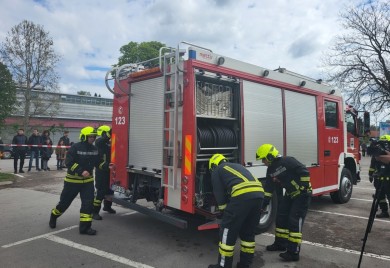 Veliki požar u Tesliću, izgorio veći dio porodične kuće