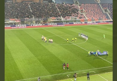 Nevjerovatna scena u Bolonji: Minut ćutanja za Mihu narušio čuveni božićni hit