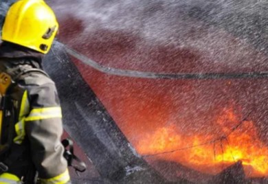 Bolno! Vatrogasci iz zapaljenih prostorija iznosili djecu, u požaru stradale četiri bebe