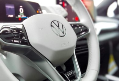 Stala proizvodnja Volkswagena: Putevi do fabrike blokirani protestima poljoprivrednika