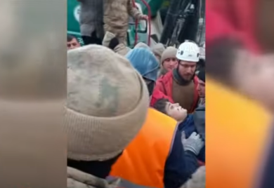 Brat i sestra izvučeni iz ruševina nakon 86 časova (VIDEO)