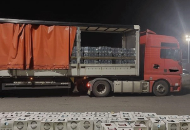 Vozač kamiona platio „paprenu” kaznu: Pokušao da iz BiH prošvercuje 50 boca freona