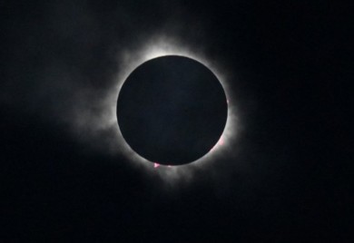 Milioni Amerikanaca uzbuđeno posmatrali potpuno pomračenje Sunca