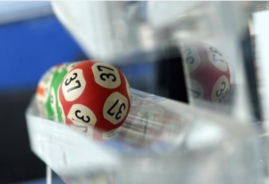 Izvučen najveći loto dobitak u istoriji: Srećnik osvojio 1,5 milijardi dolara