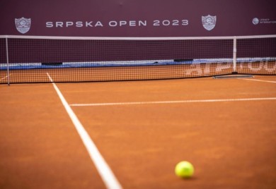 Centralni teren zjapi prazan: Zašto se “Banjaluka open” ne igra na Areni?