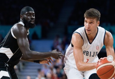 "Mama je bila kasirka, otac komercijalista, ODREKLI SE SVEGA ZBOG NAS" Bogdan Bogdanović dominira pod koševima, a ovako je odrastao