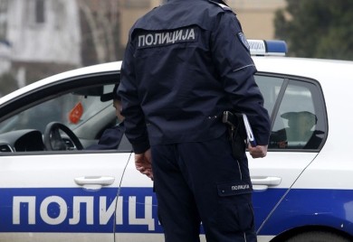 Uhapšeni supružnici, u njihovom stanu pronađeno oružje i droga