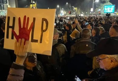 BARIKADA U NOVOM SADU: Nastavak građanske neposlušnosti