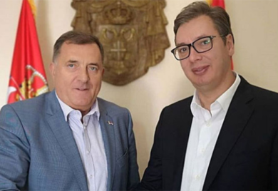 Dodik razgovarao sa Vučićem: Jedinstven odgovor garantuje zaštitu našeg naroda na KiM
