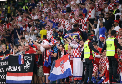 Svaka čast komšije: Hrvatski navijači slave prolazak u polufinale SP-a