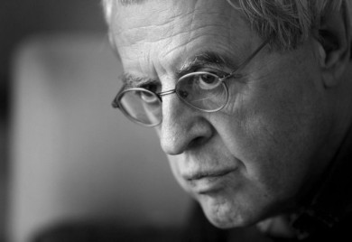 Preminuo Čarls Simić
