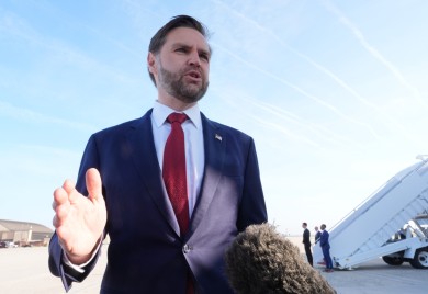 Vens upozorio Iran: „Ne pokušavajte da nas prevarite“