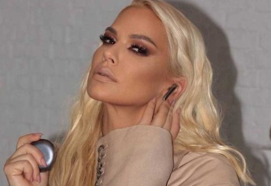 Da li je ovo najglamuroznije izdanje Nataše Bekvalac: Pjevačica sva u crnom oduševila elegancijom (FOTO)
